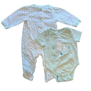 Sleeper and Onesie Bundle Harry and Violet Baby Newborn Unisex 0-3 Months
